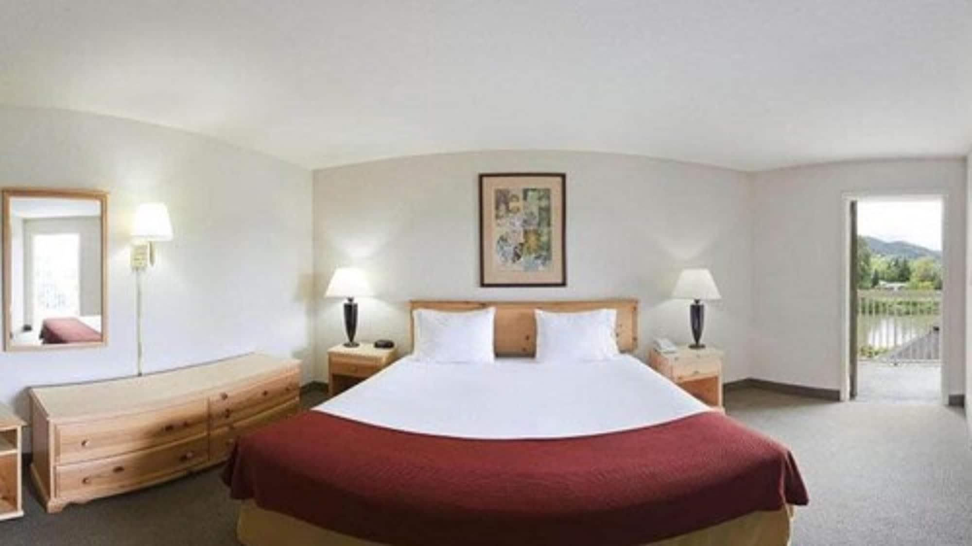 Holiday Inn Express Roseburg By Ihg Exterior foto