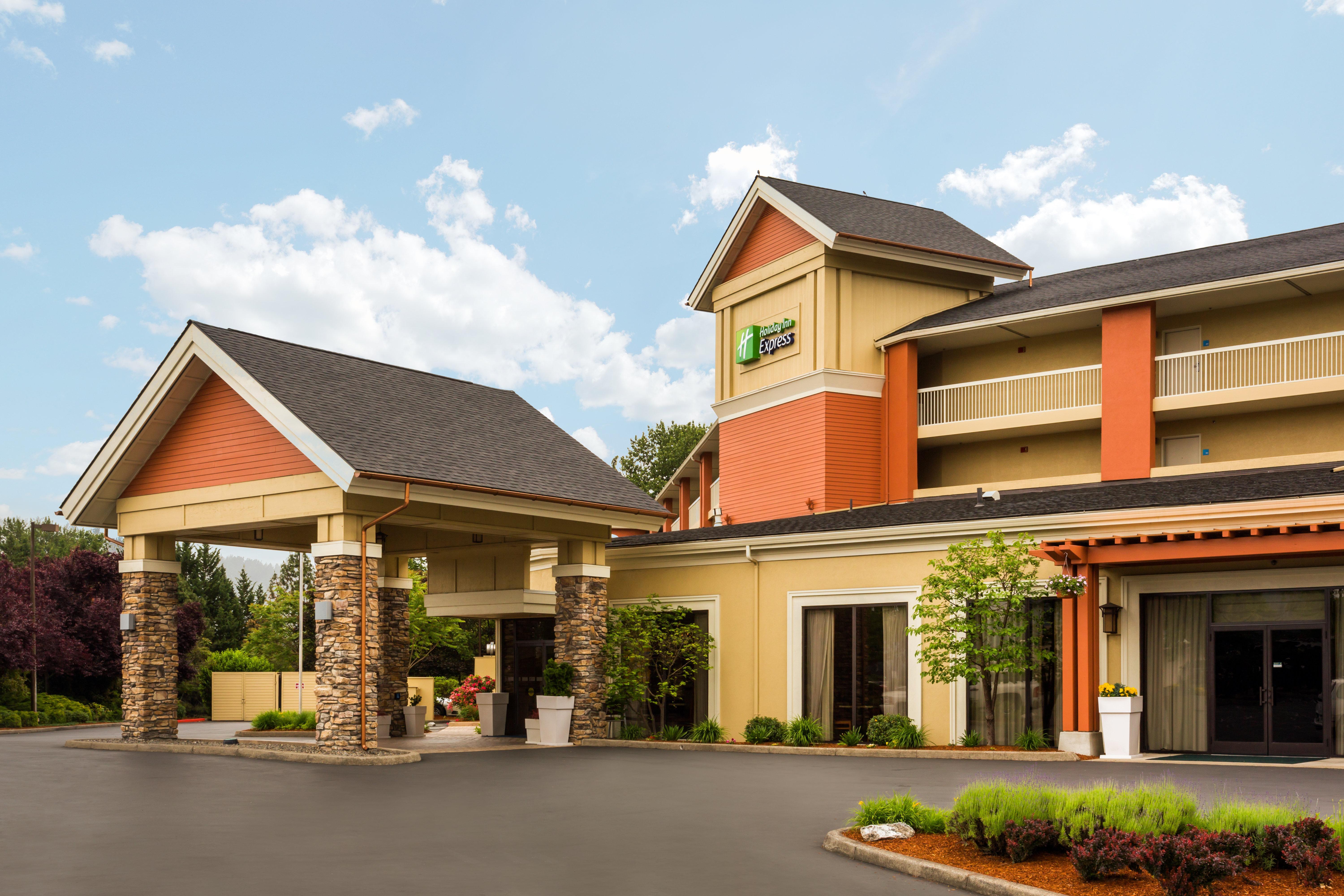 Holiday Inn Express Roseburg By Ihg Exterior foto
