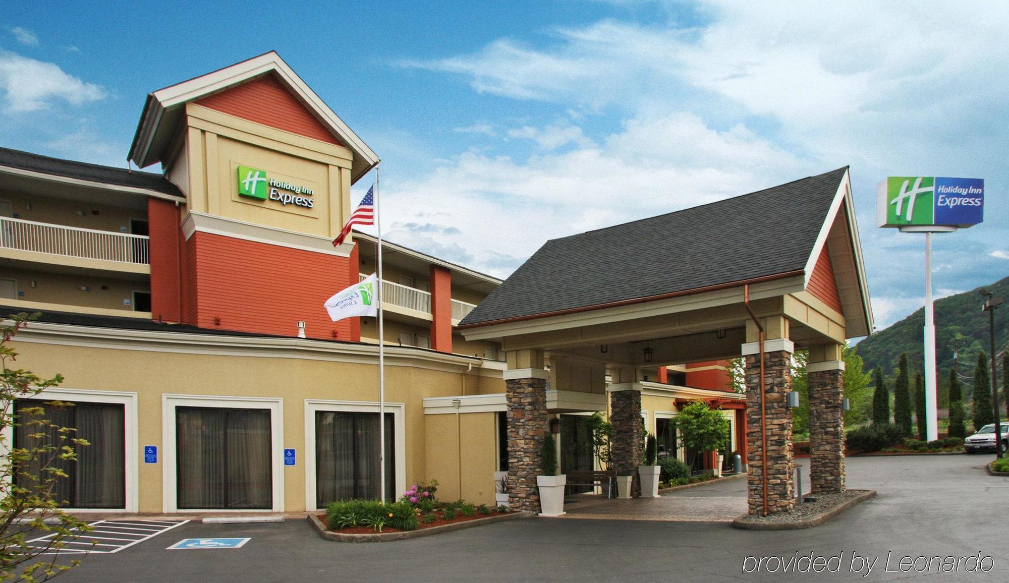 Holiday Inn Express Roseburg By Ihg Exterior foto